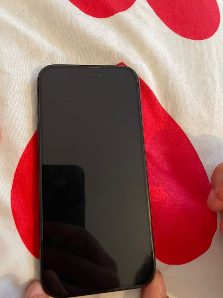 Dau la schimb iphone 15pro pe 16pro +diferenta din partea mea