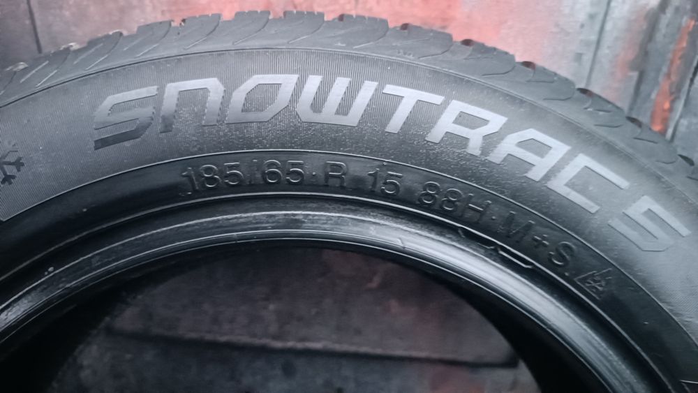 185/65/15 Vredestein