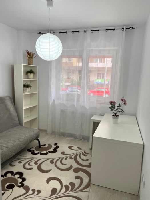 proprietar,2 camere+birou/dormitor,boxa,parcare,zona Coresi-MAURER