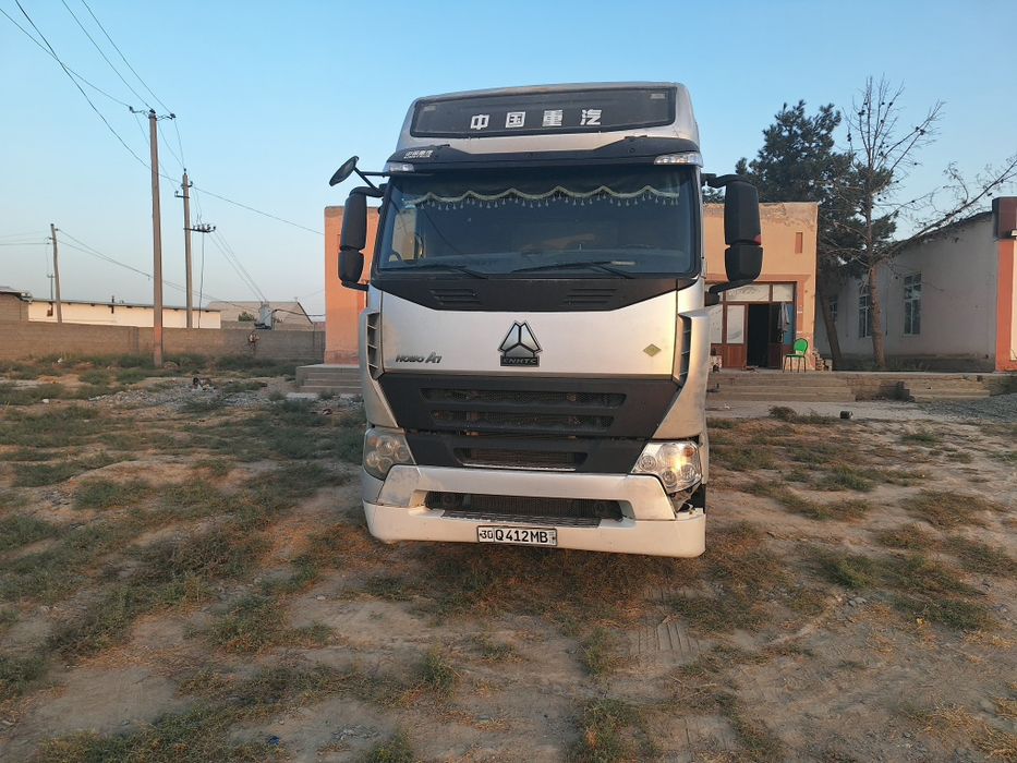 Тягач А7 Howo Sinotruk
