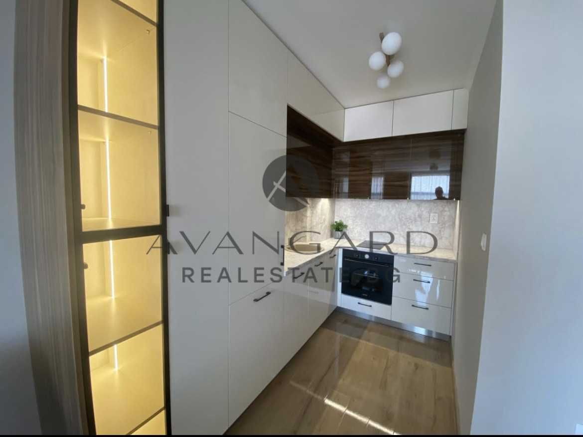 Продава се Тристаен апартамент в Пловдив, Център - 100 кв.м за 2180 €/кв.м - Снимка #3