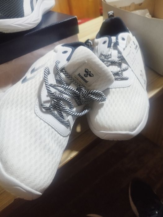 Маратонки Reebok, Hummel.