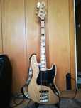 ПРОДАВАМ  Fender FSR Jazz Bass 70s NATURAL