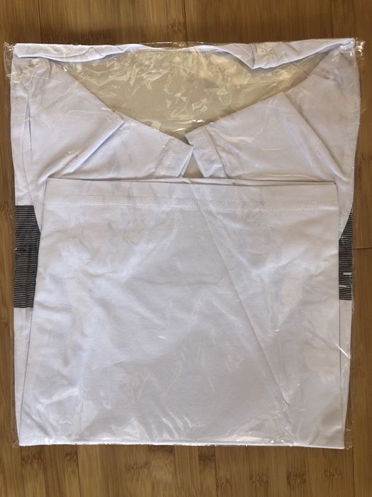 Tricou  Calvin Klein.Produs nou! Așteptăm comenzile dtra!