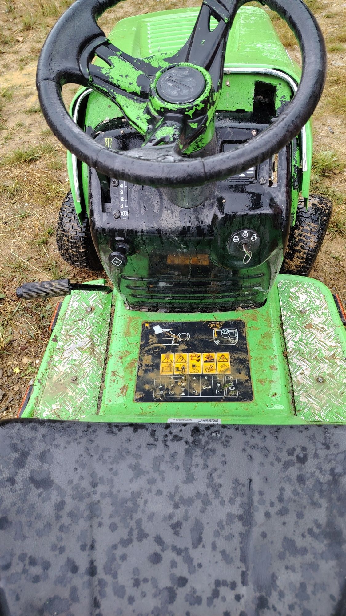 Vând tractoras gazon