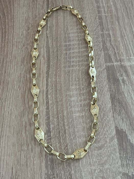 Lanț model Versace