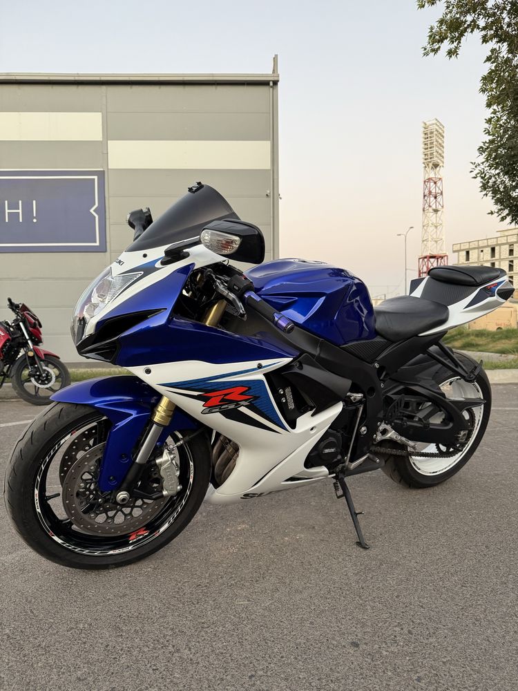 Сузуки жиксер Suzuki Jsxr 750