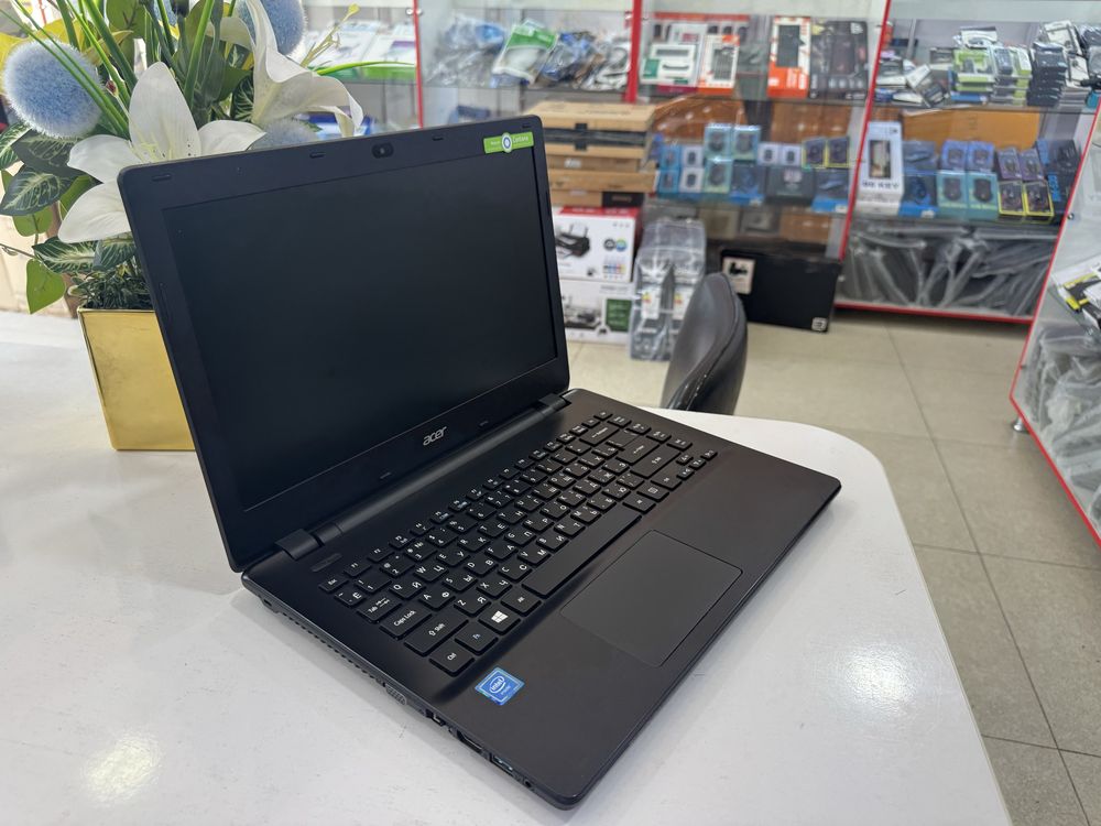 acer ofis ishlari uchun ixcham holatlari yaxshi batarekalari zoridan