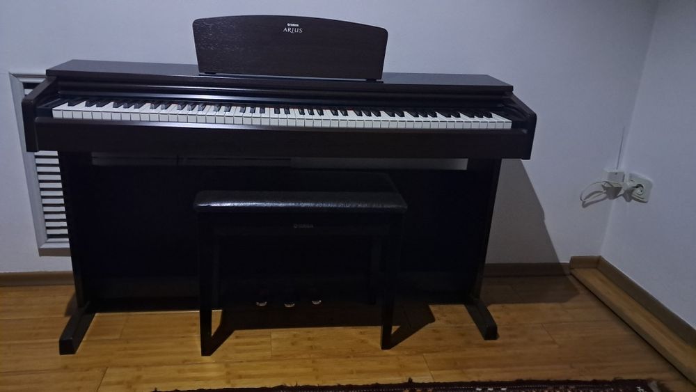 Цифровое пианино YAMAHA ARIUS