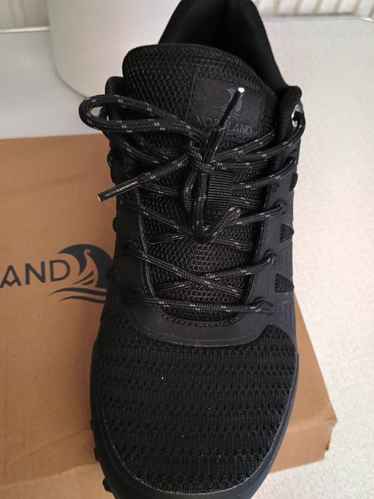 Adidași NOI Nordland mărimea 40