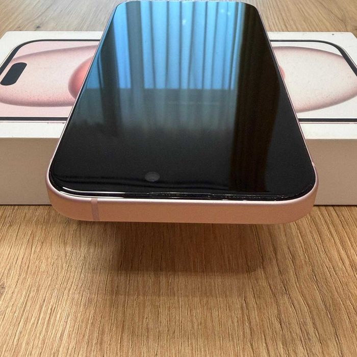 Telefon APPLE iPhone 15, 256GB, Pink - extra garantie 2 ani, ca nou