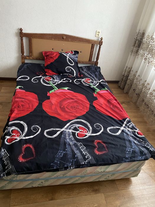 Продам кровать с матрасом