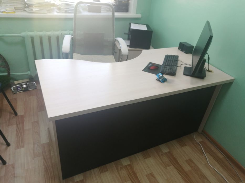 Продам стол в хорошем состоянии