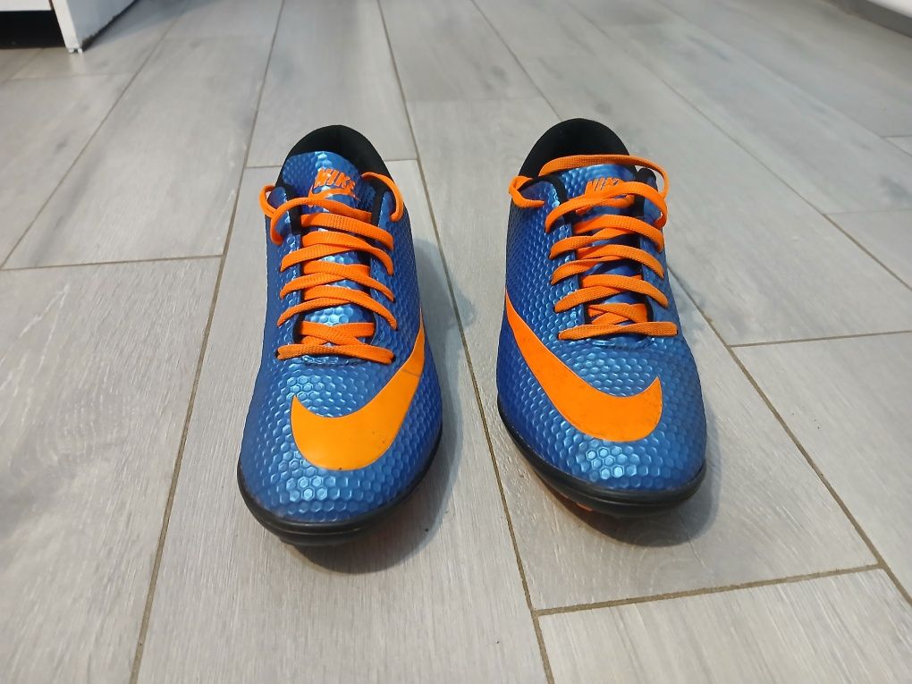 Ghete de fotbal Nike mercurial