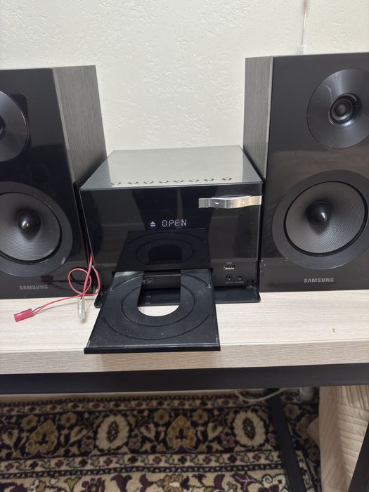 Музыкальный центр