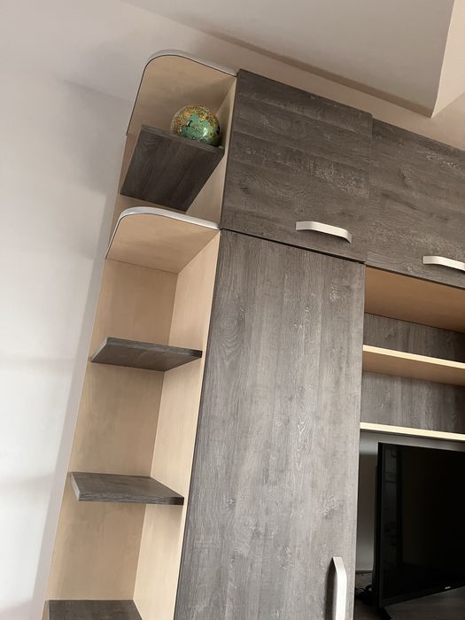 Mobilier modern cu spațiu multimedia integrat pt sufragerie