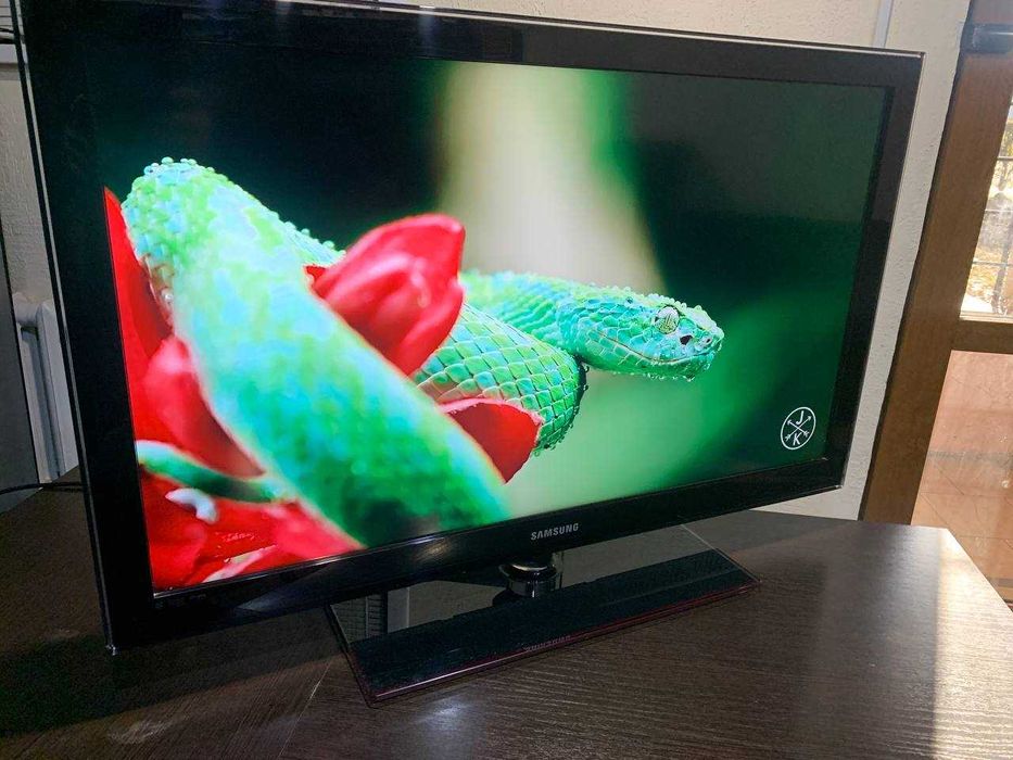 Продам телевизор Samsung 40 дюймов 102см без интернета