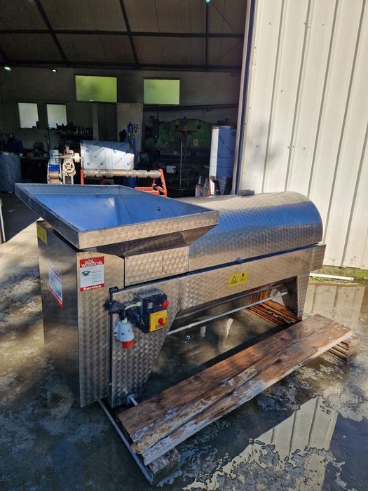 Desciorchinator cu zdrobitor Inox 10 tone/h