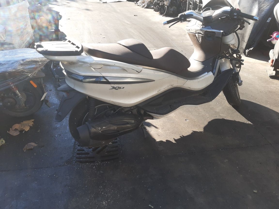 Скутер Piaggio X 10 - на части