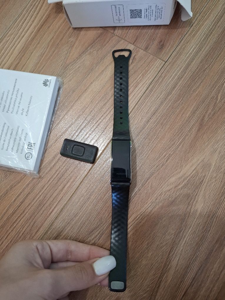Смарт часовник Huawei Color Band A2