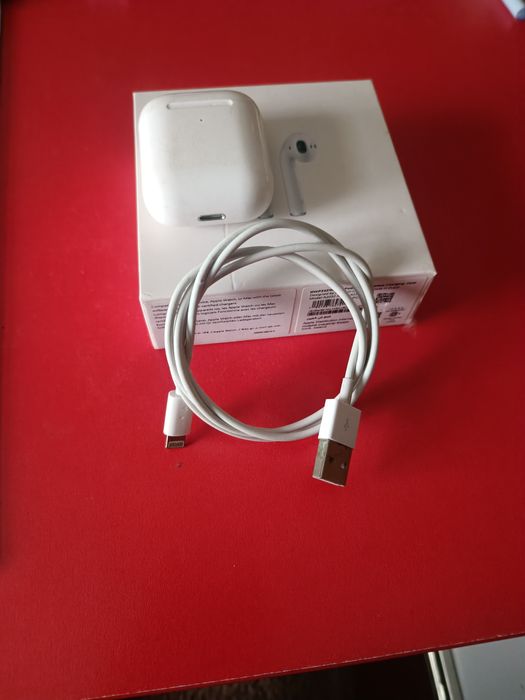 Наушники AirPods