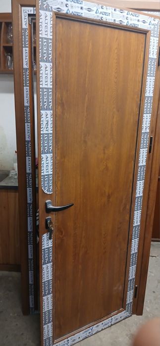 Нова Алуминиева врата 0.80см х 2.00см