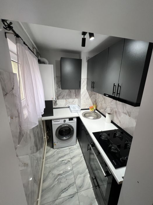 Apartament de închiriat 2 camere - Strada Minerilor, Bl. 9, etaj 2