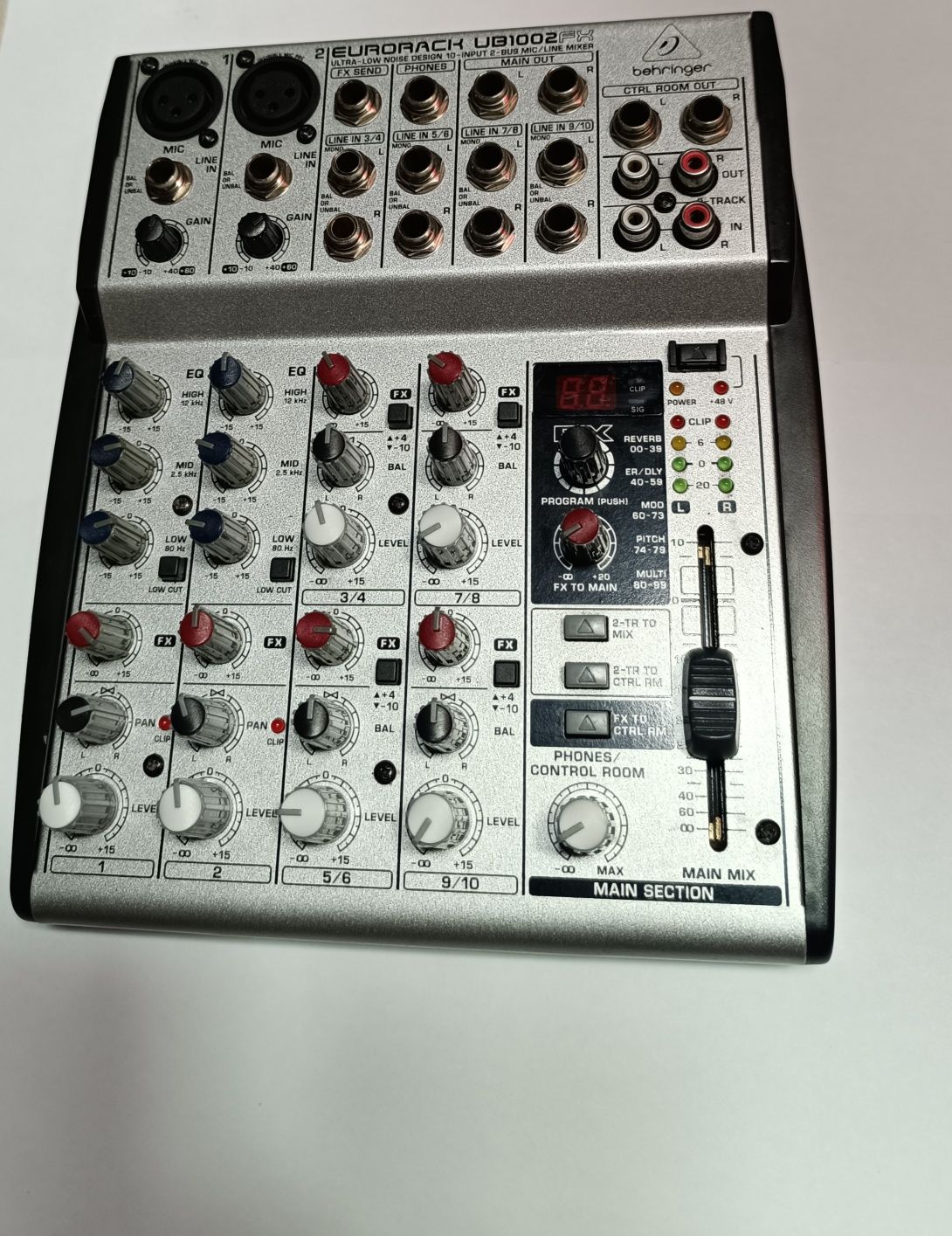 Мишкерный Пульт BEHRINGER UB 1002FX