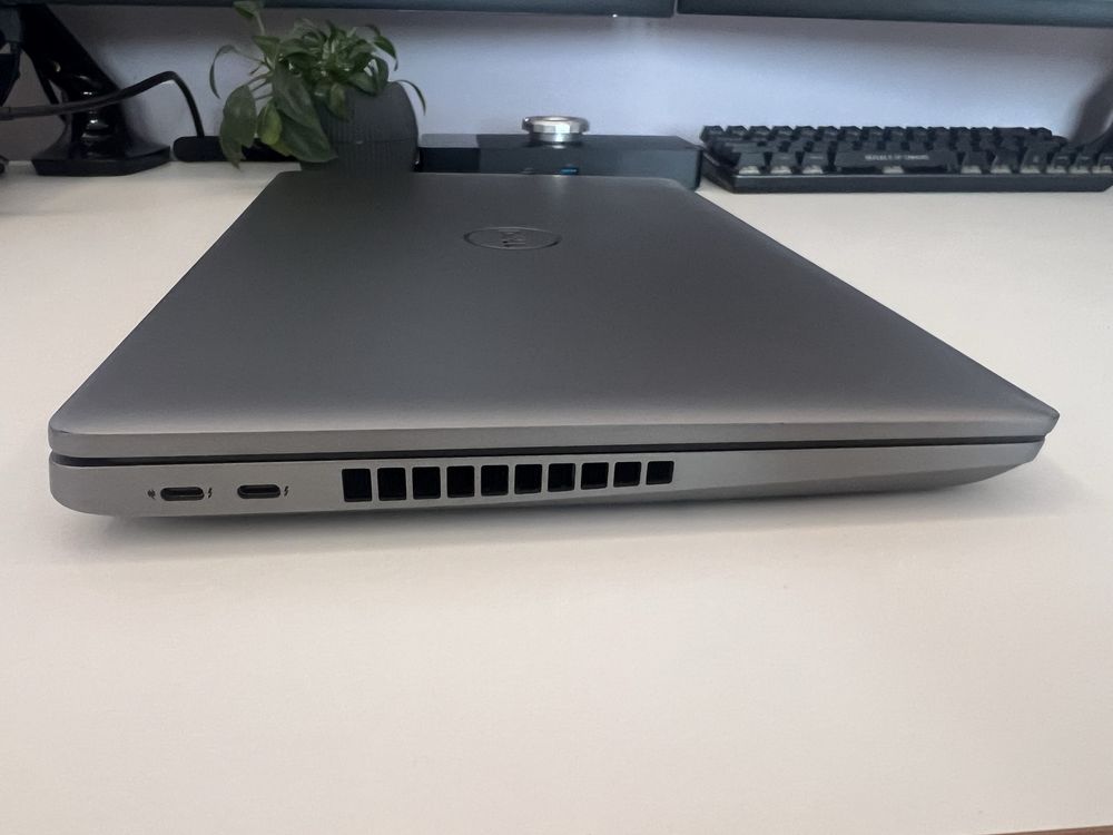 Лаптоп Dell Inc. Latitude 5531