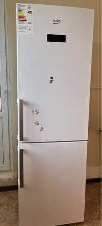 Холодильник в отличном состоянии !!!