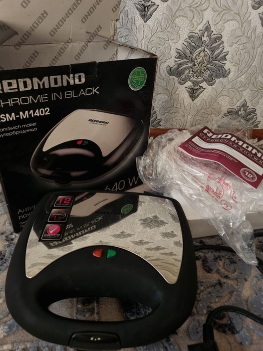 Сэндвичница Redmond RSM-М1402 — Новая, в полной комплектации