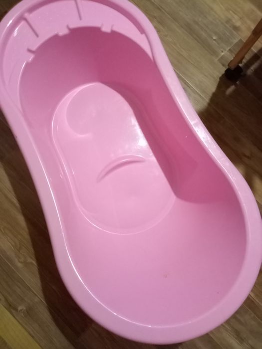 Лпродается детская ванночка на фото