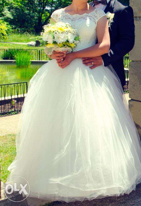 Vand Rochie De Mireasa