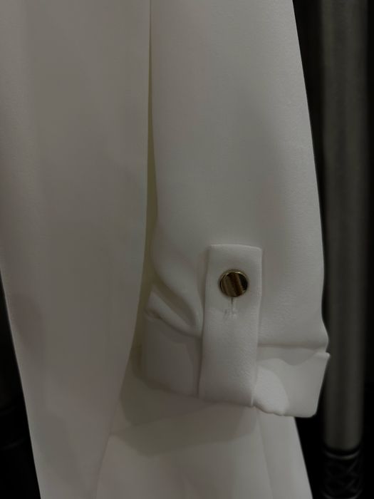 Бял блейзър ZARA