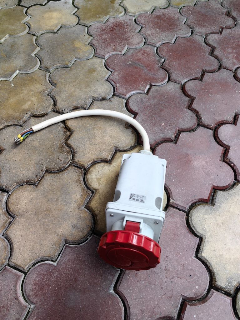 Priza trifazica 63a ip 65