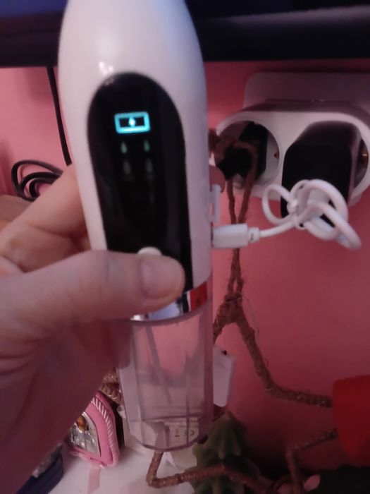 Уред за лице,за почистване на черни точки