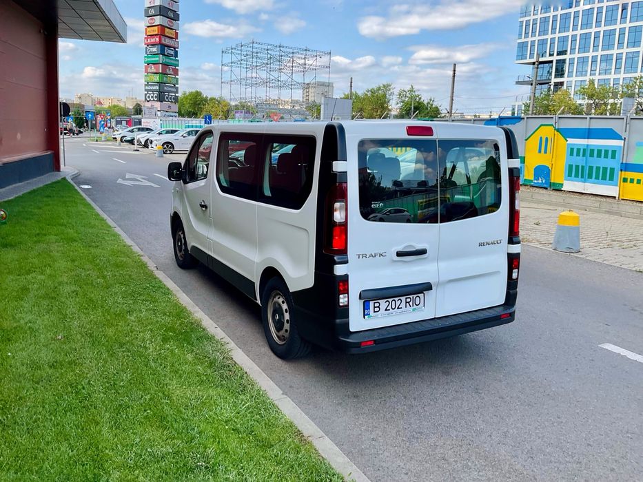 Renault Trafic 8+1 lung TVA inclus si deductibil