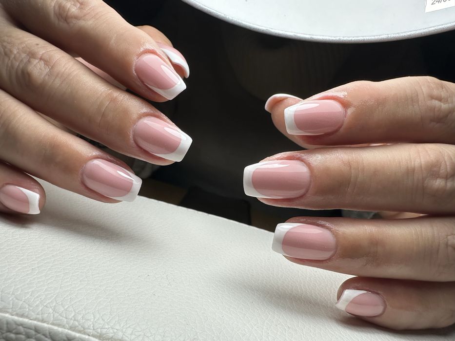 Unghii cu gel Serenity Salon