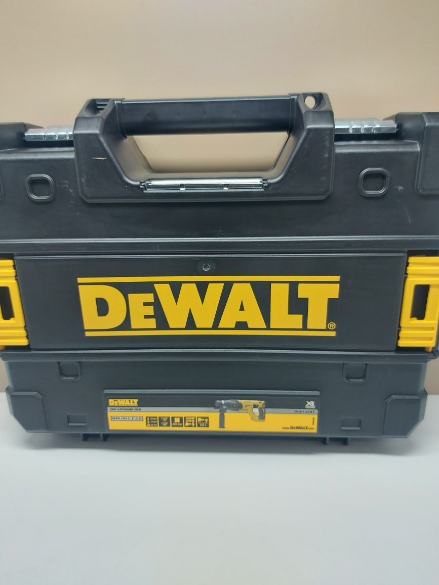 ПРОМОЦИЯ.Нов безчетков перфоратор Dewalt DCH133NT