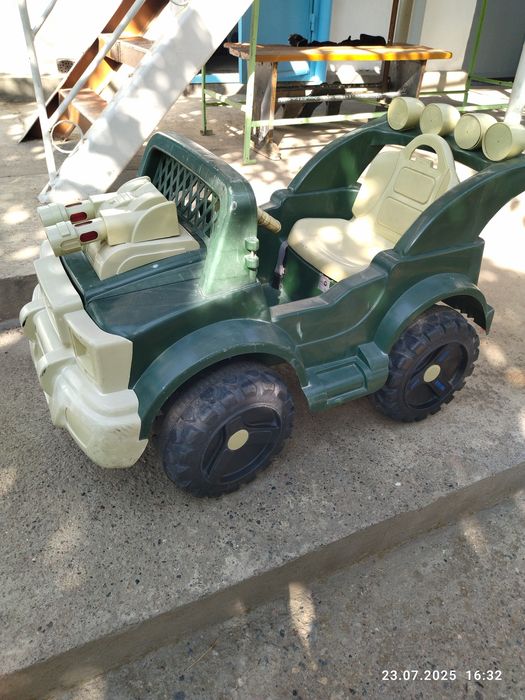 Продам детскую машину