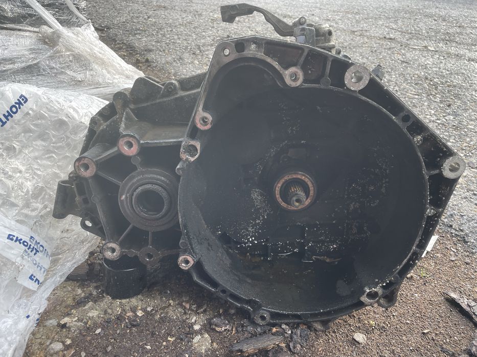 Ръчна скоростна кутия за opel vektra c 1.9 cdti 150 к с вектра ц