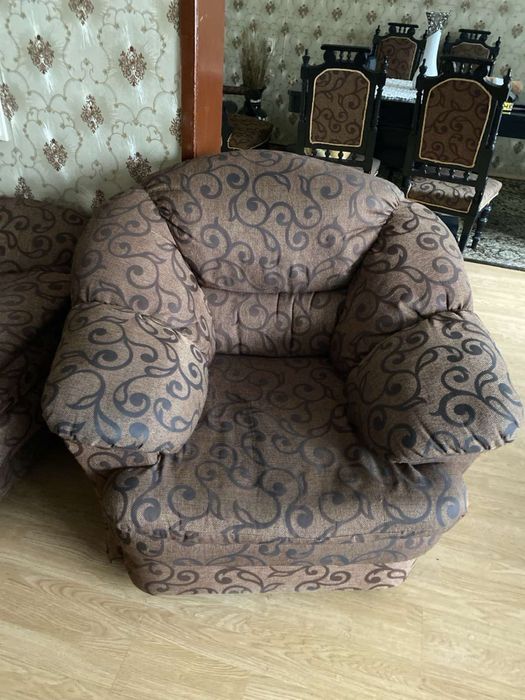 Диван + 2 фотцьойли