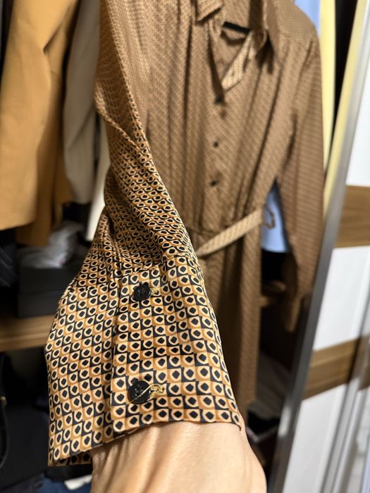 Рокля Zara  неразличима от нова