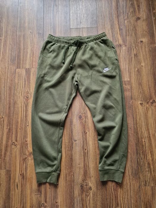 Страхотно мъжко спортно долнище NIKE размер L