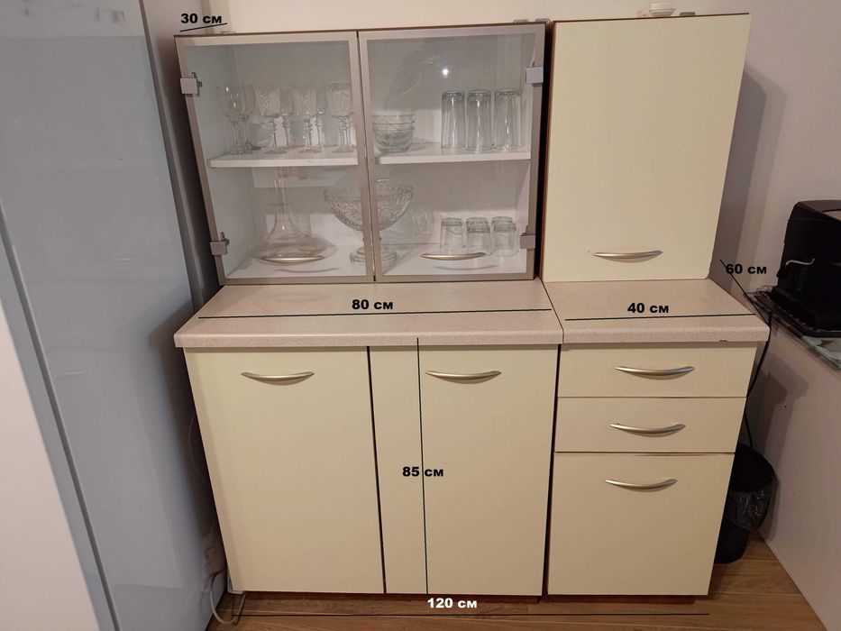 Стилно бяло бюро 148/73/71см закупено от ИКЕА, 4 бр. Отлично състояние