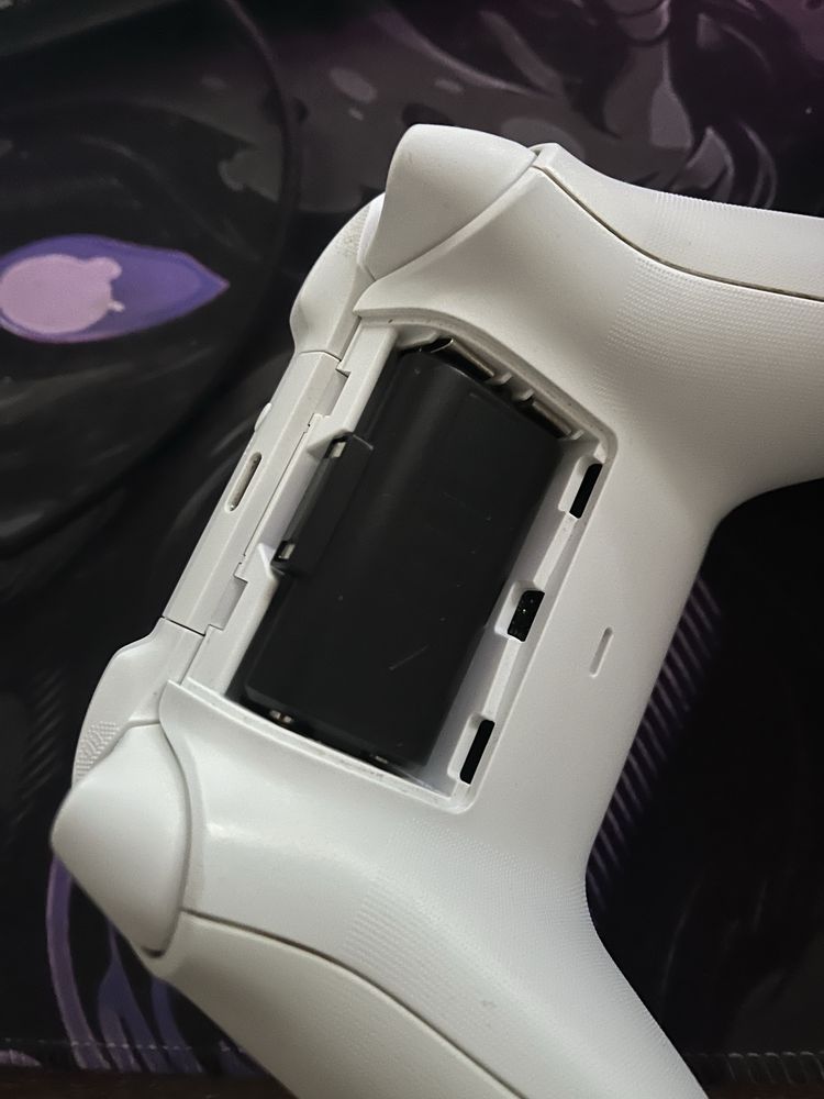 Vand xbox series s cu 2 manete