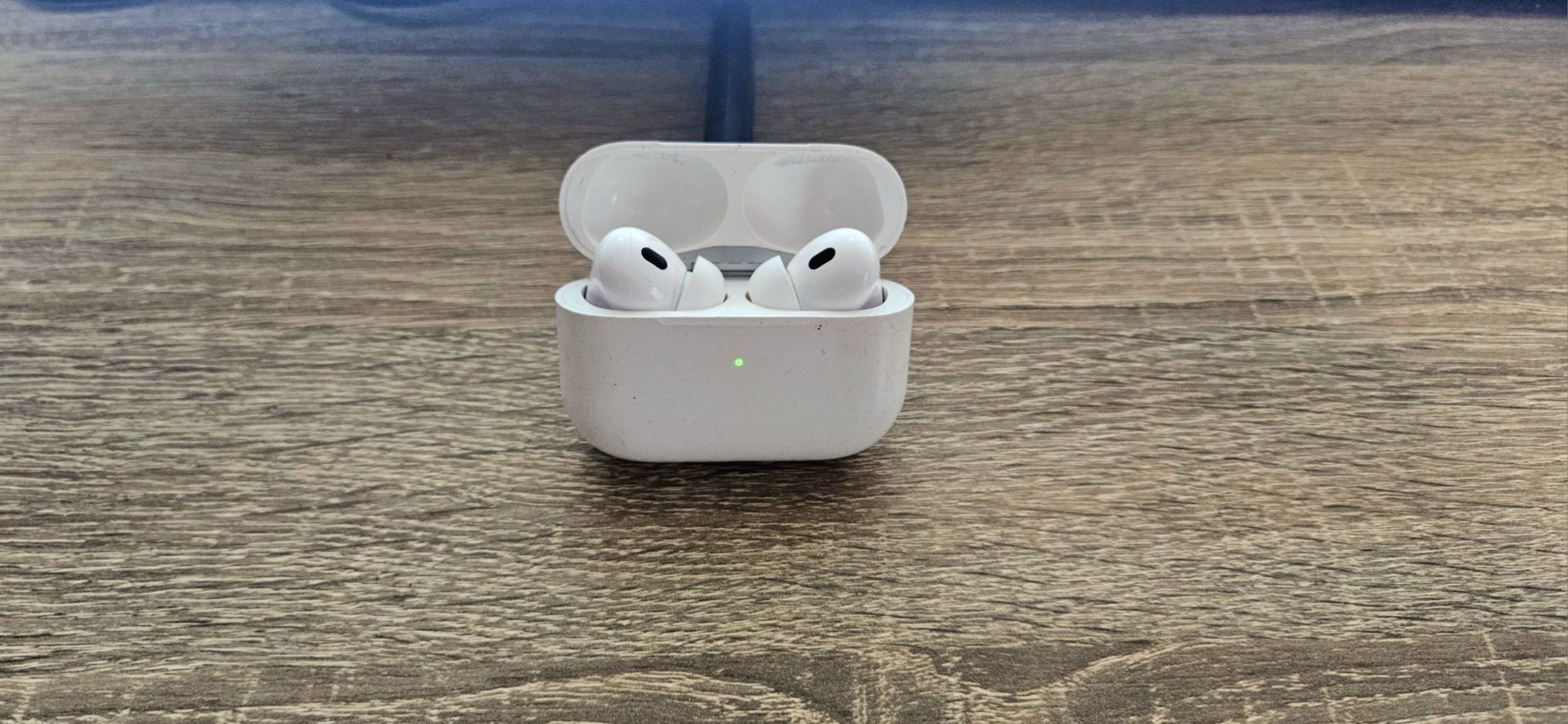 Apple Airpods pro 2 + Гумен калъф