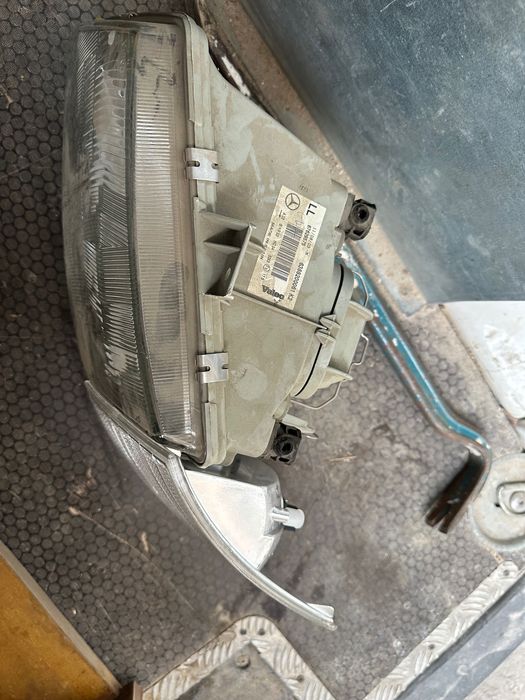 Фарове с мигачи за Мерцедес Вито