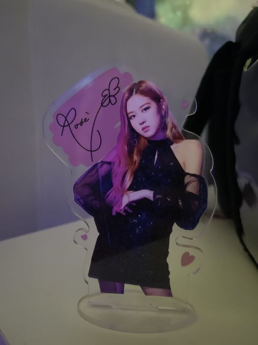 фанатам блэкпинк,фигурка,1500тг