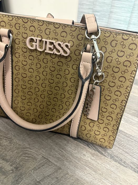 Дамска чанта Guess